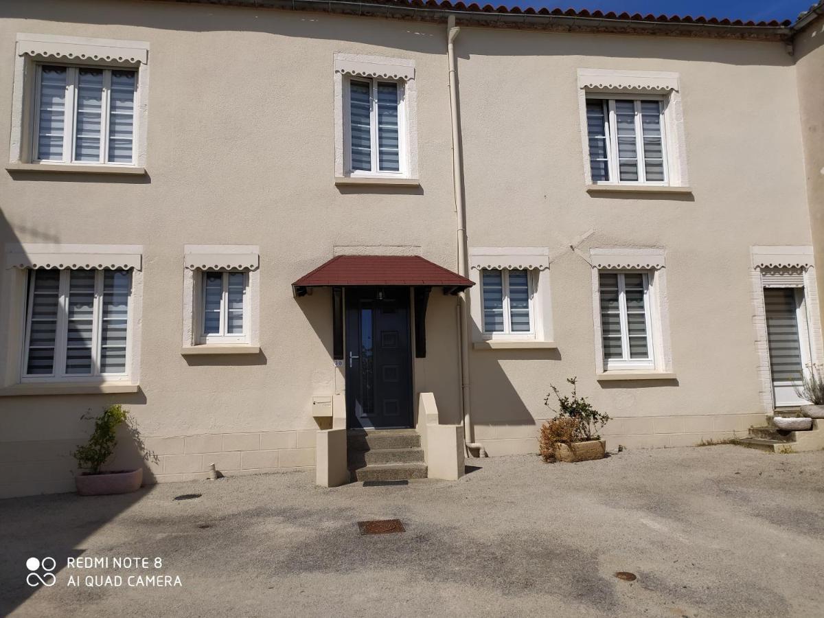 Chambre Meublee A Louer Pouzauges Exteriér fotografie