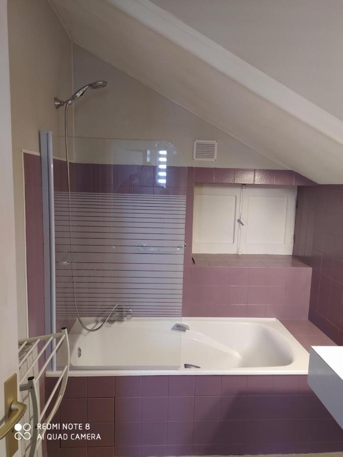 Chambre Meublee A Louer Pouzauges Exteriér fotografie